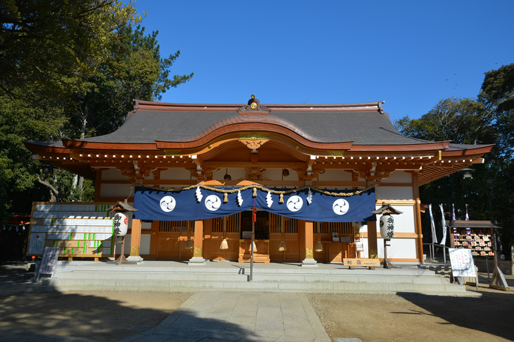 夜疑神社の社殿